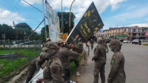 Jaga Keindahan Kota, Satpol PP Kutim Gelar Penertiban