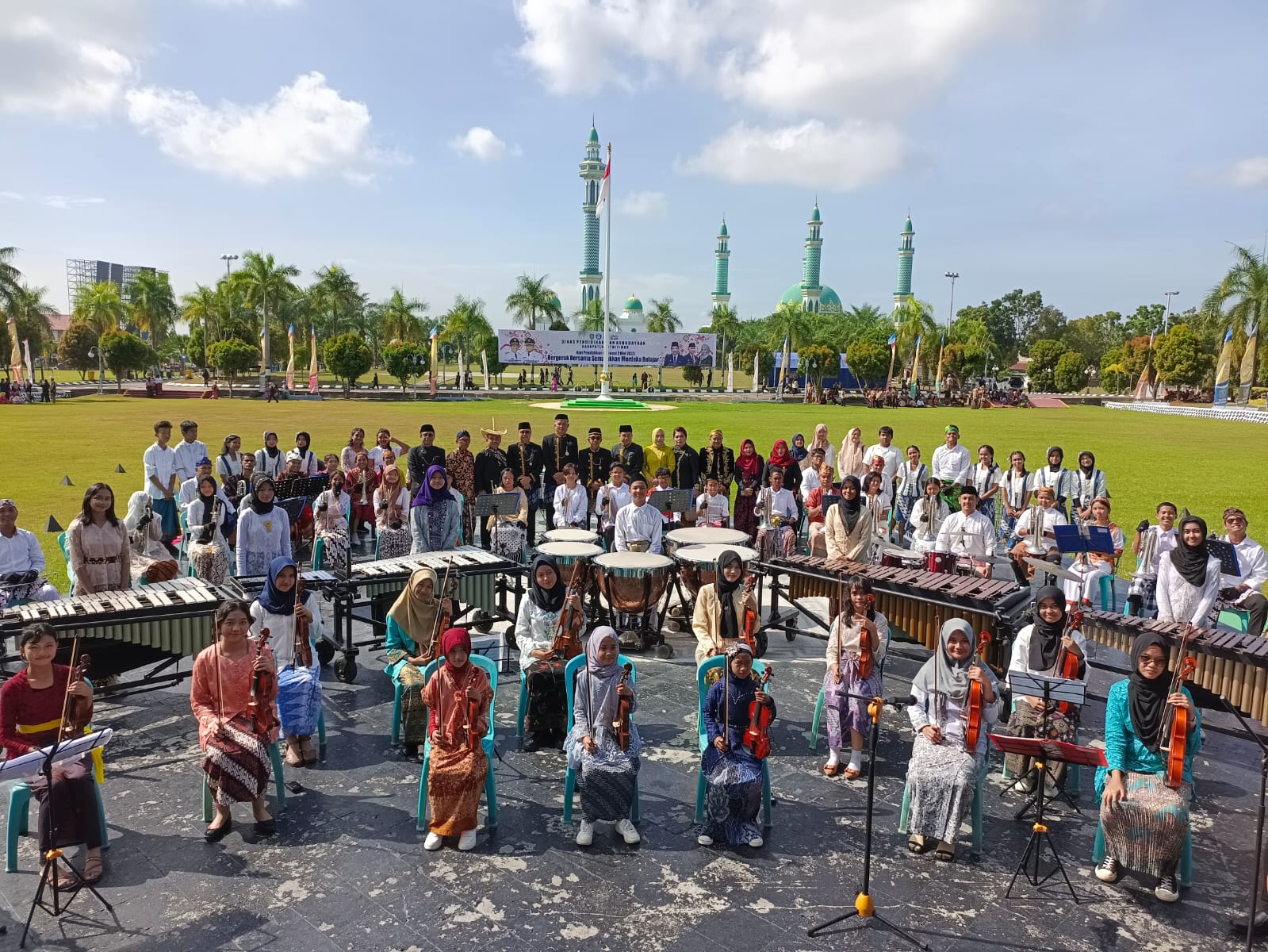 Peringatan Hardiknas, Pemkab Kutim Gelar Upacara Bendera 2 WhatsApp Image 2023 05 04 at 16.23.21