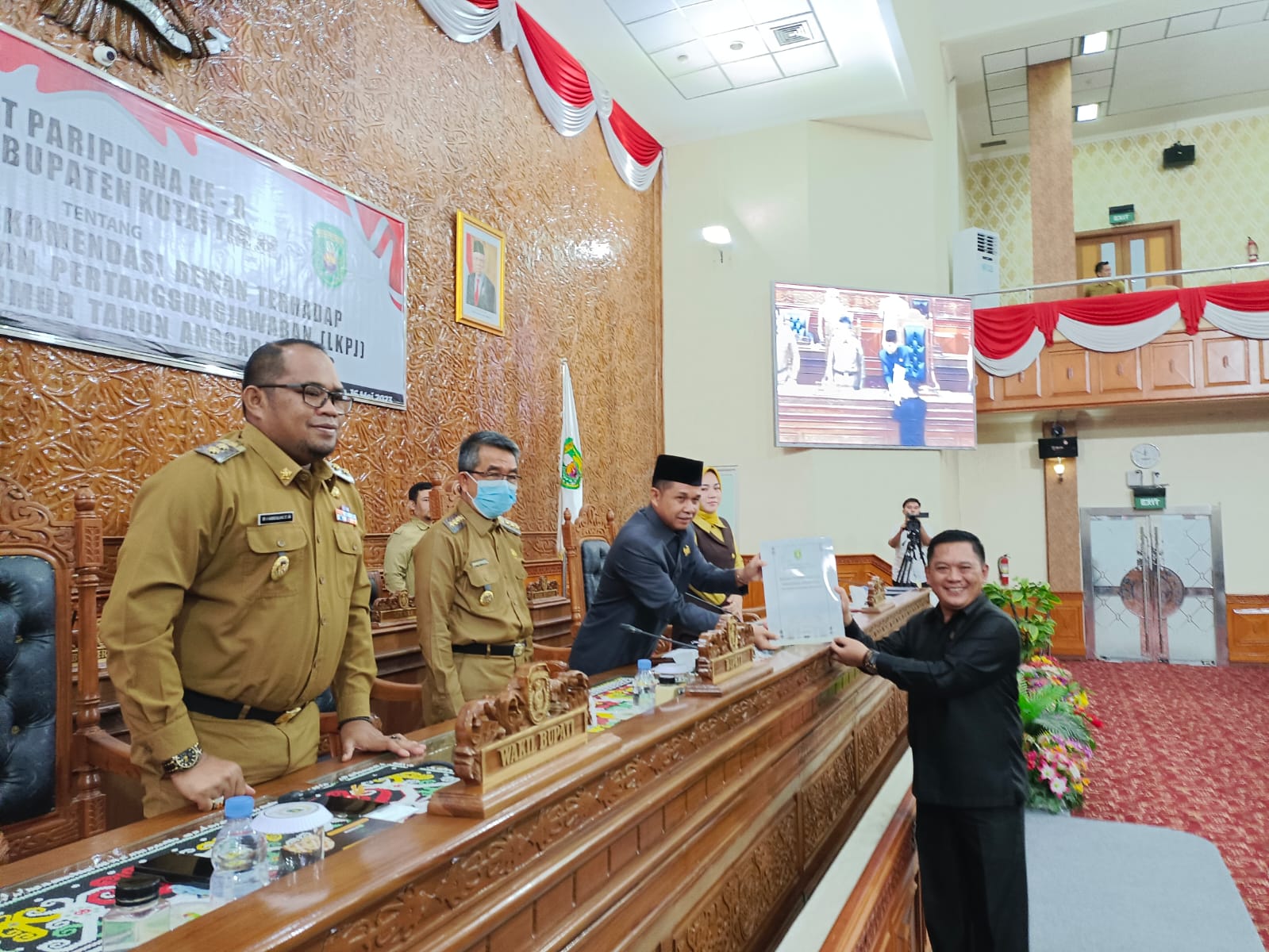 Paripurna ke-8, Pansus LKPJ Bupati Sampaikan Rekomendasi Dewan