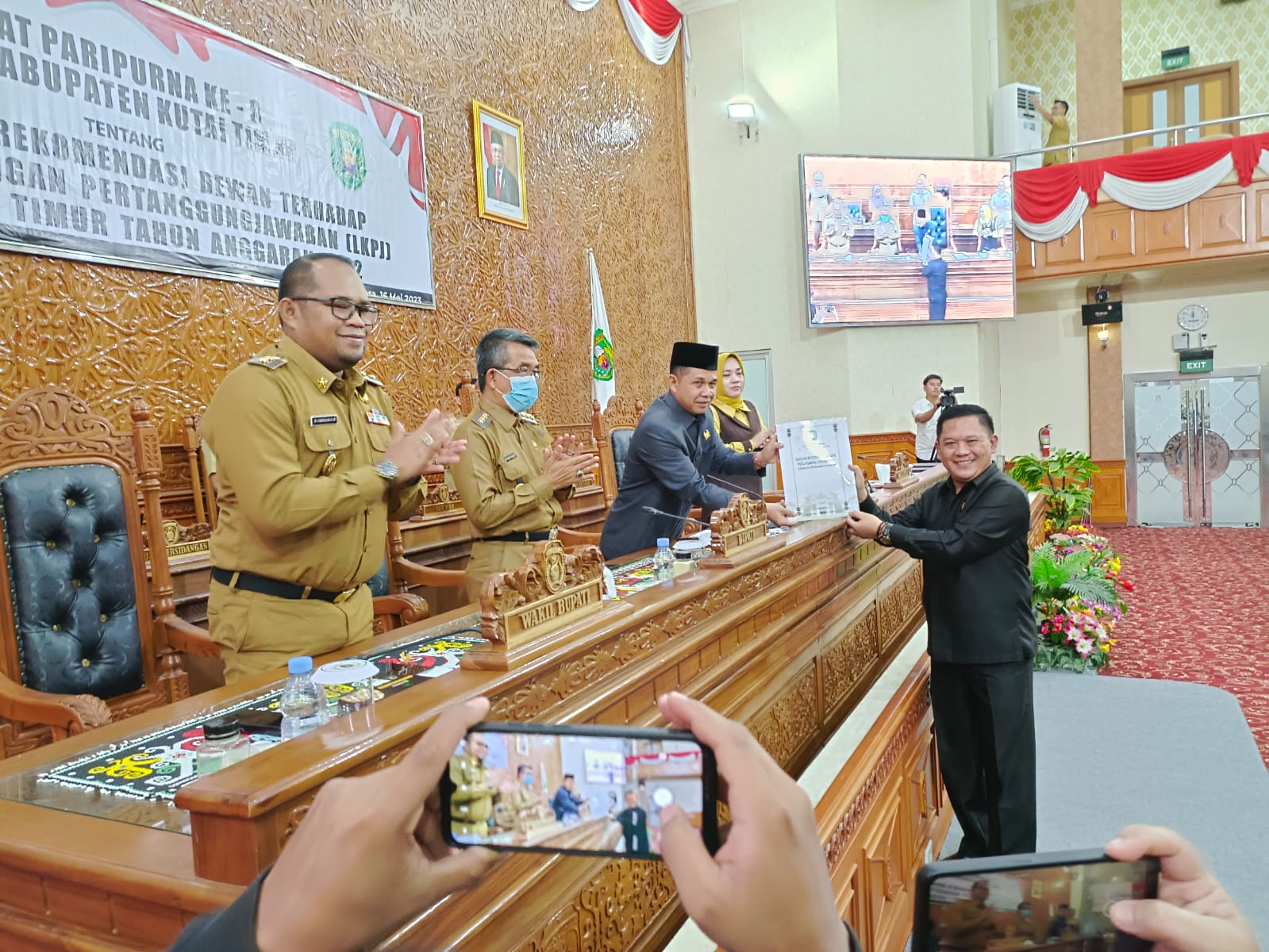 Pansus LKPJ, DPRD Serahkan 19 Rekomendasi Untuk Bupati
