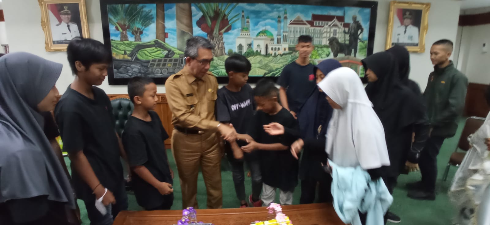 Berlaga di Kejuprov, Bupati Lepas Keberangkatan 20 Atlit Panjat Tebing Junior Kutim