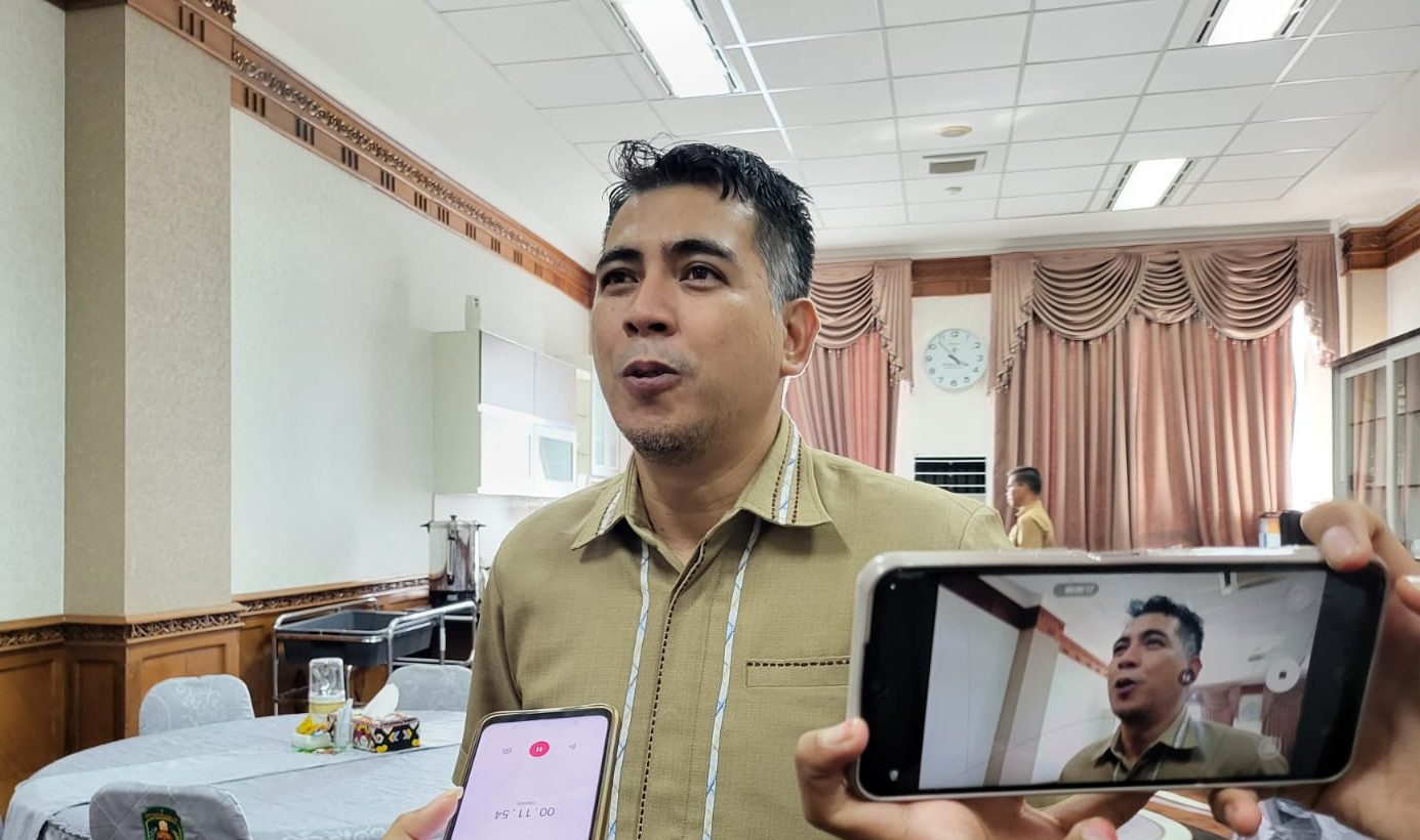 Tidak Berijin, DPRD Kutim Minta Papan Reklame Ditertibkan