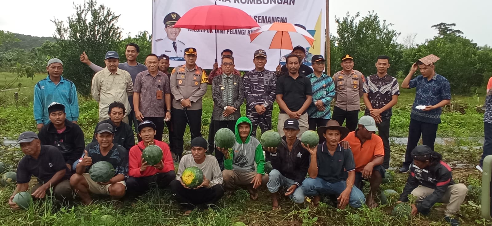 Hasilkan 12 Ton Semangka, Bupati Apresiasi Poktan Pelangi Sejahtera