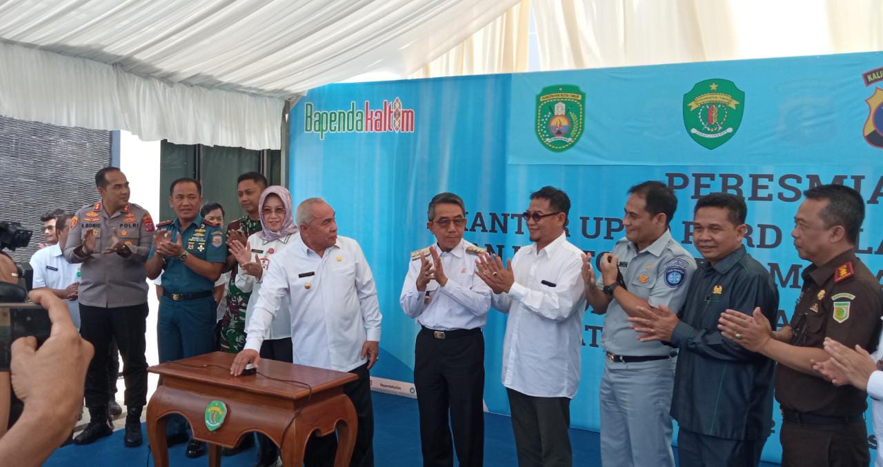 Isran Noor Resmikan Kantor Samsat Kutim