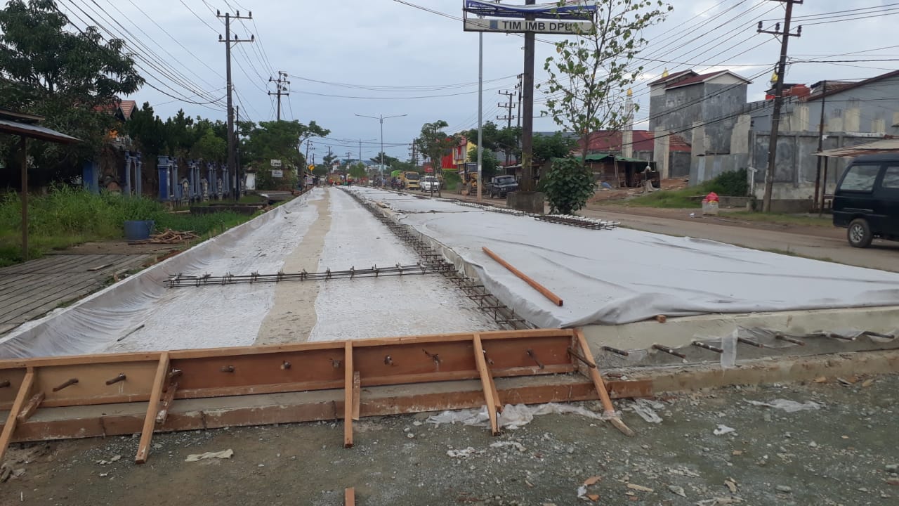 Proyek Peningkatan Jalan Simpang Kaliorang Diresmikan Bupati