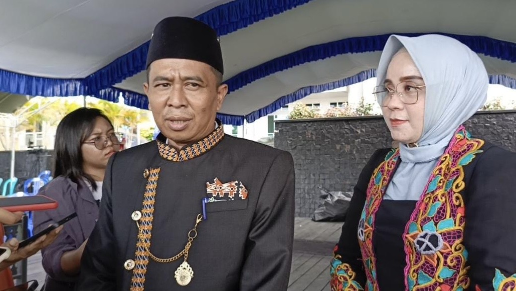 Hardiknas, Sejumlah Pegawai Terima Penghargaan