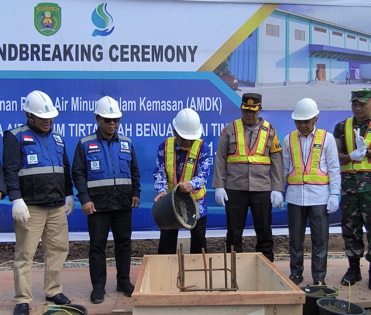 Bupati Resmikan Pembangunan AMDK di Sangatta