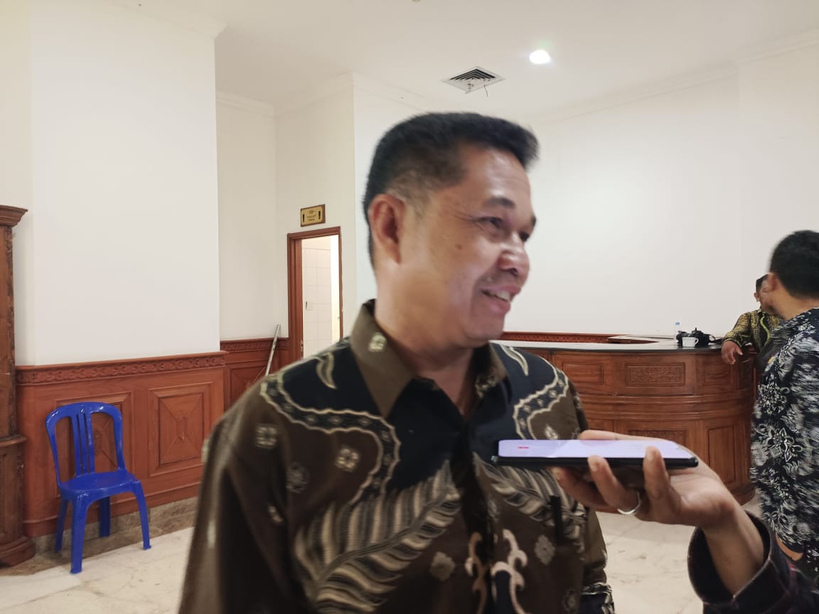 Layanan PLN dan PDAM, Joni; Menunggu Arahan Pusat