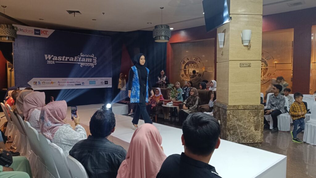 Kreatifitas Desainer Lokal, Dispora Gelar Pelatihan Membatik