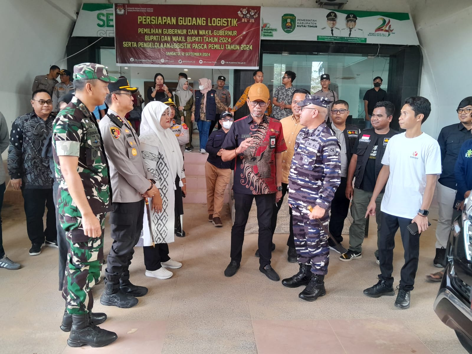 Pj Bupati Kutim Resmi Lepas Logistik Pilkada 2024