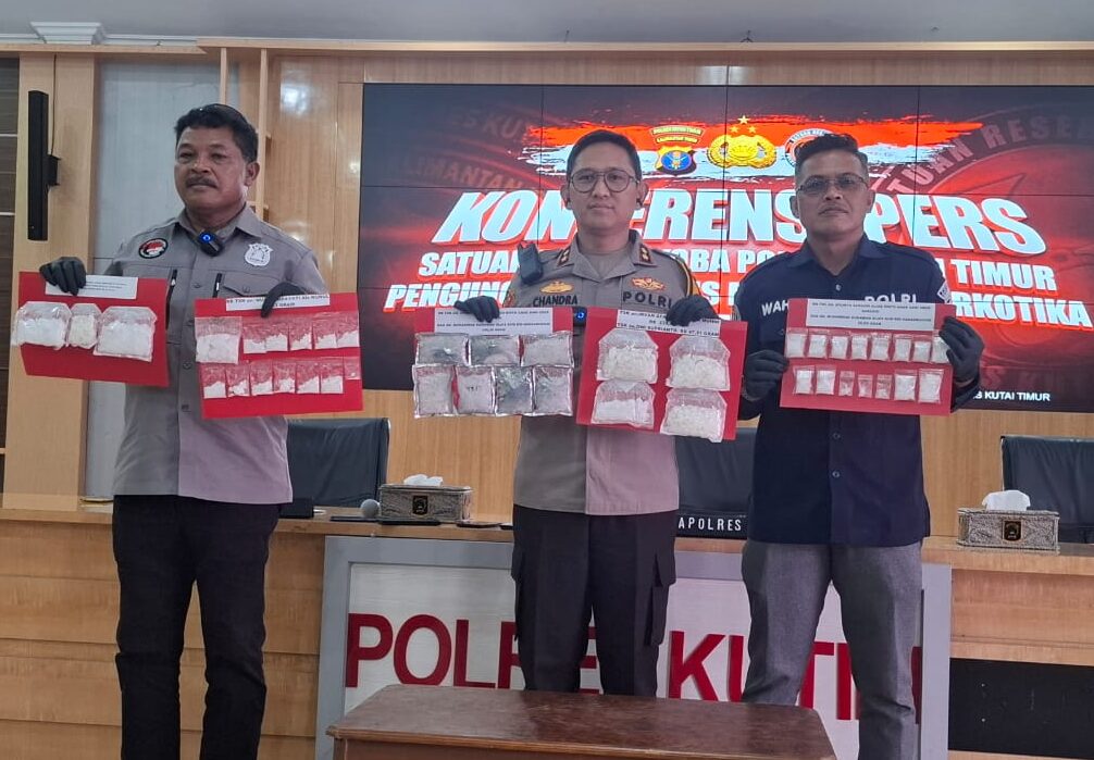 Polres Kutim Bekuk 9 Pelaku dan Amankan 1.004,07 Gram Sabu