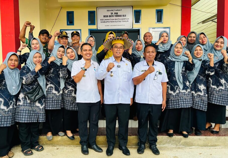 Sambangi Desa Batu Timbau Ulu, Wabup Himbau Warga Terus Berinovasi