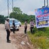 Polres Kutim Pasang Spanduk Keselamatan Disejumlah Titik Rawan