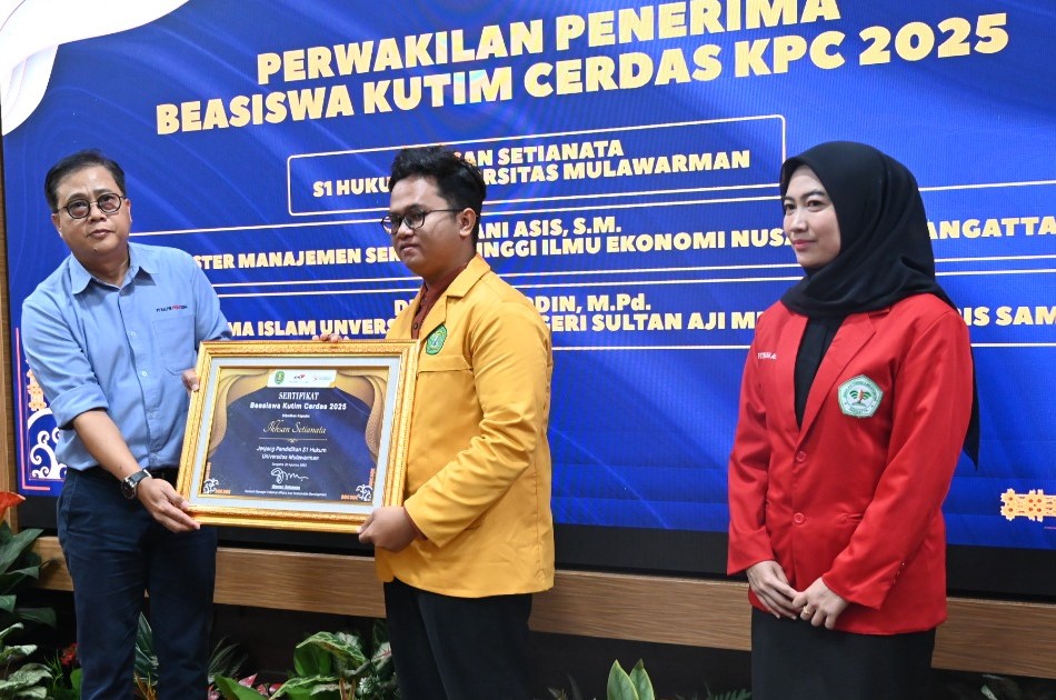 113 Warga Kutim Terima Manfaat Beasiswa KPC tahun 2025