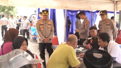 Hadir di Kabo Jaya, Polres Kutim Gelar Bakti Sosial