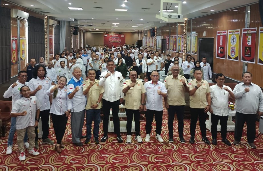 Basuki Isnawan Buka Rakerkab 2025 KONI Kutim 2 foto bersama