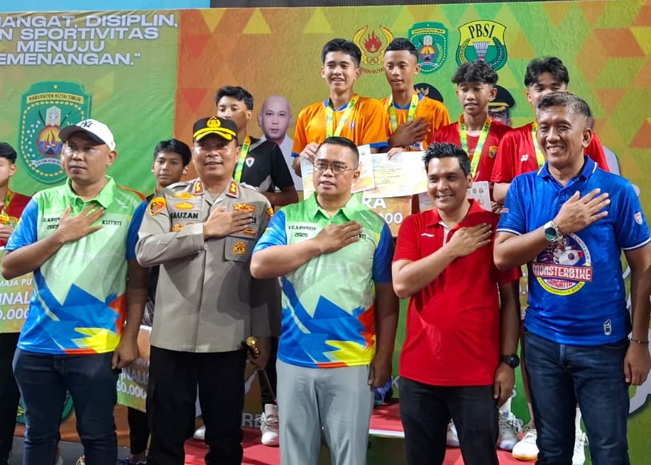Wabup Mahyunadi Resmi Menutup Kejuprov PBSI 2025 1 Wabup Mahyunadi Resmi Menutup Kejuprov PBSI 2025