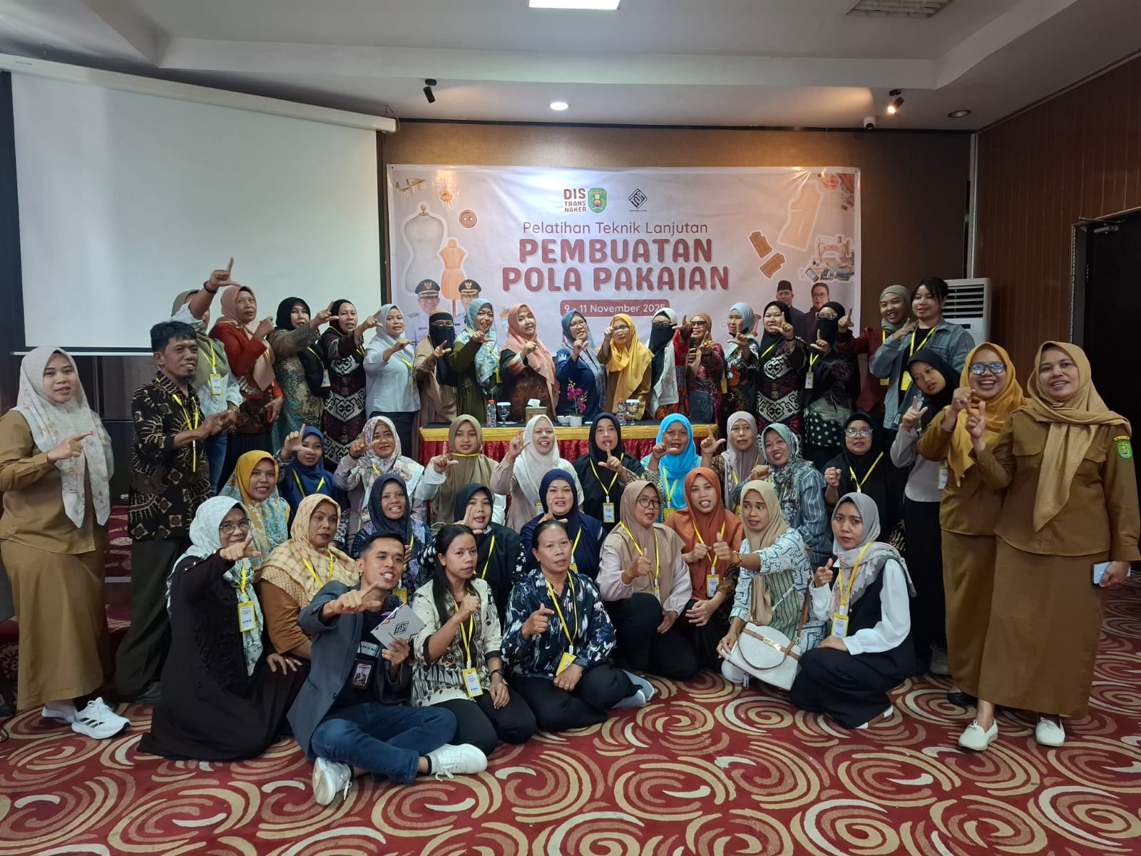 Disnaker Kutim Sukses Gelar Pelatihan Pembuatan Pola Pakaian