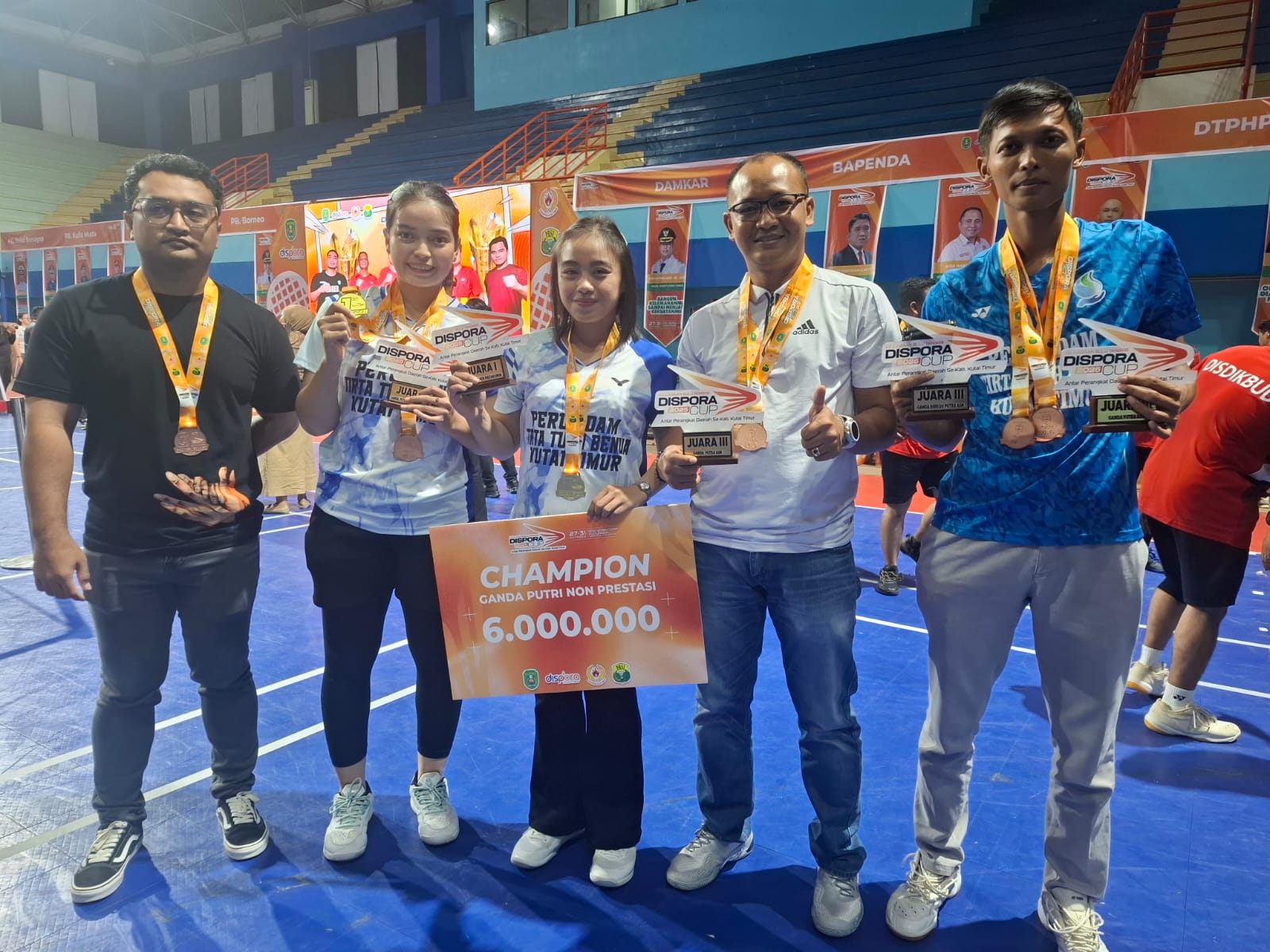 Bulutangis Dispora Cup 2025, PB Perumdam Kutim Raih Medali Emas