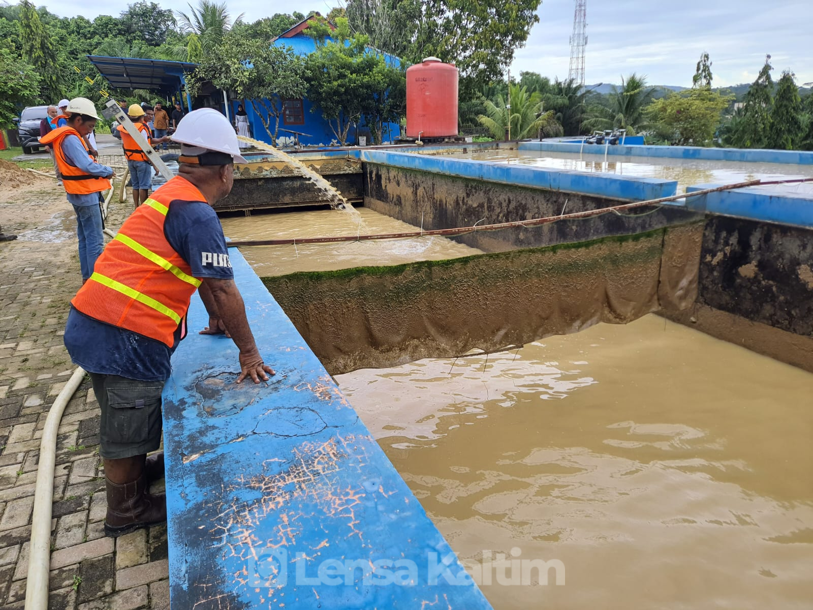Sambut Ramadhan, Perumdam TTB Lakukan Pembersihan IPA Kabo