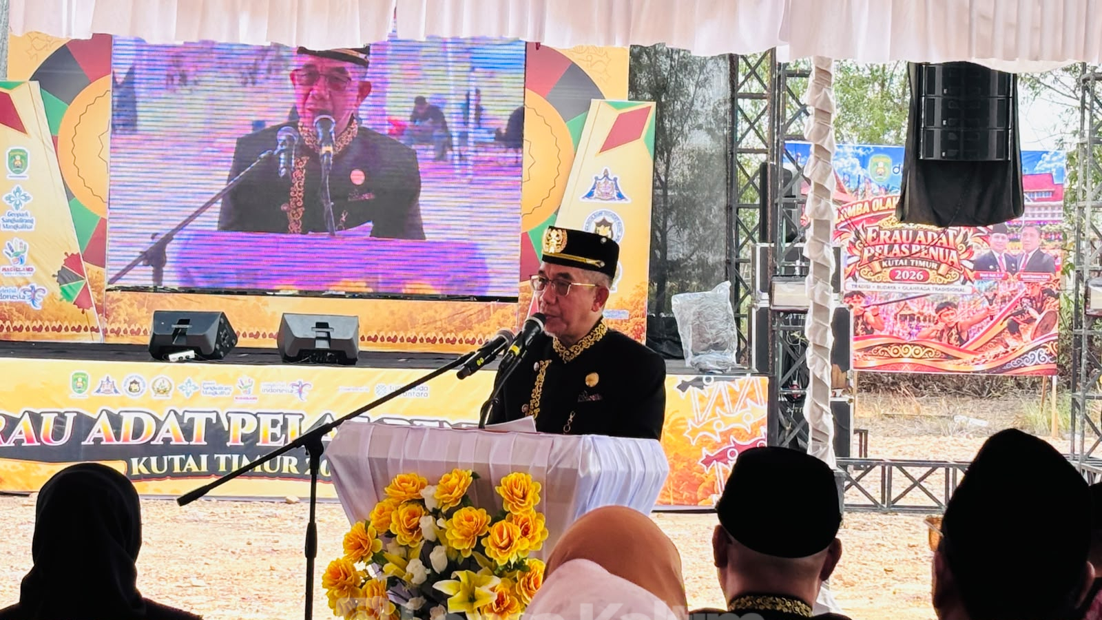 Melaju dengan Pembangunan, Kutim Tetap Kokoh Menjaga Akar Budaya